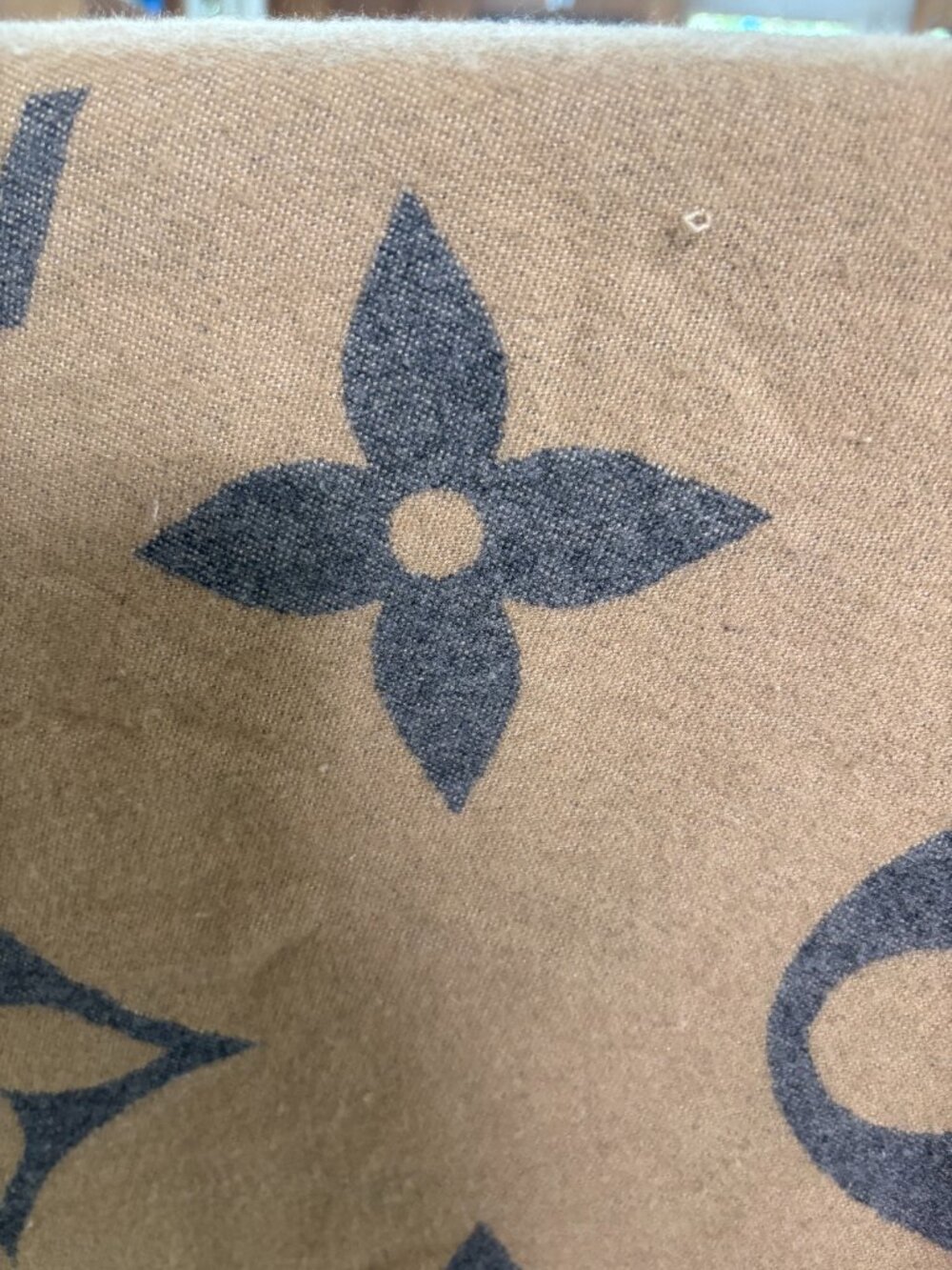 LV Louis Vuitton Paris Cashmere Silk Logomania Scarf Wrap - Picture 5 of 9
